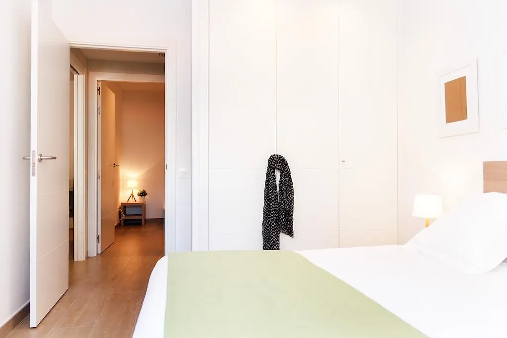 Feelathome Plaza Apartments Barcelona