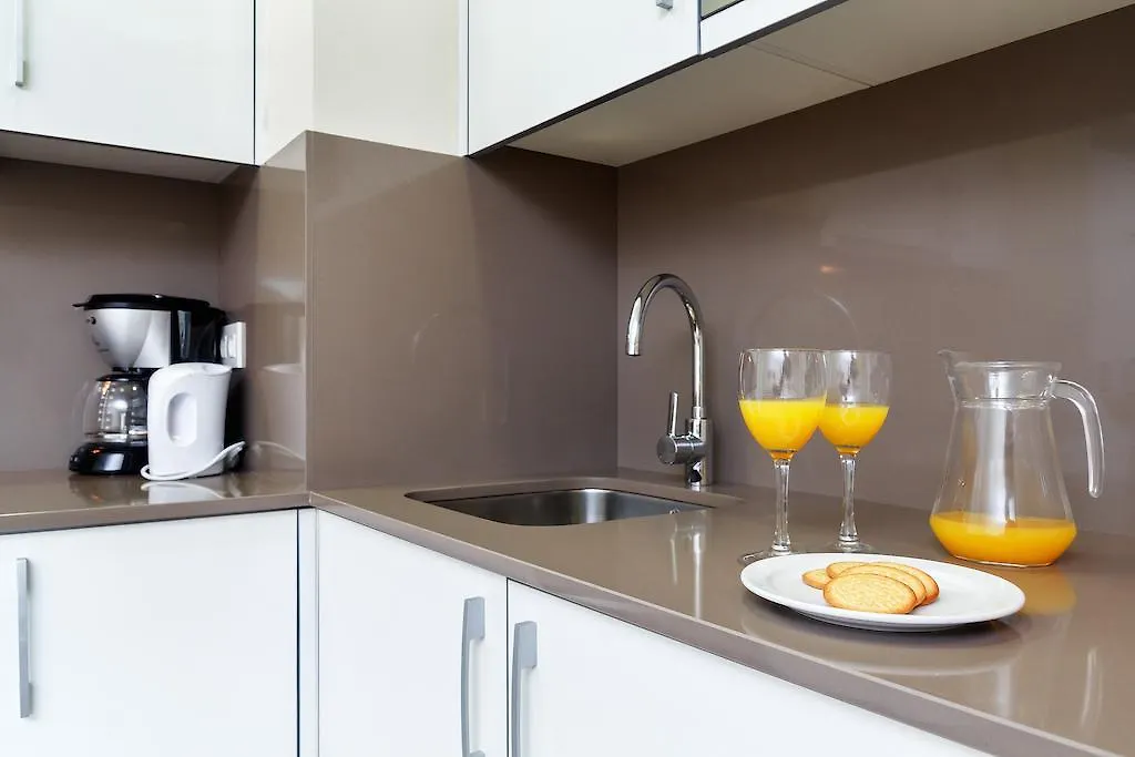 Feelathome Plaza Apartments Barcelona