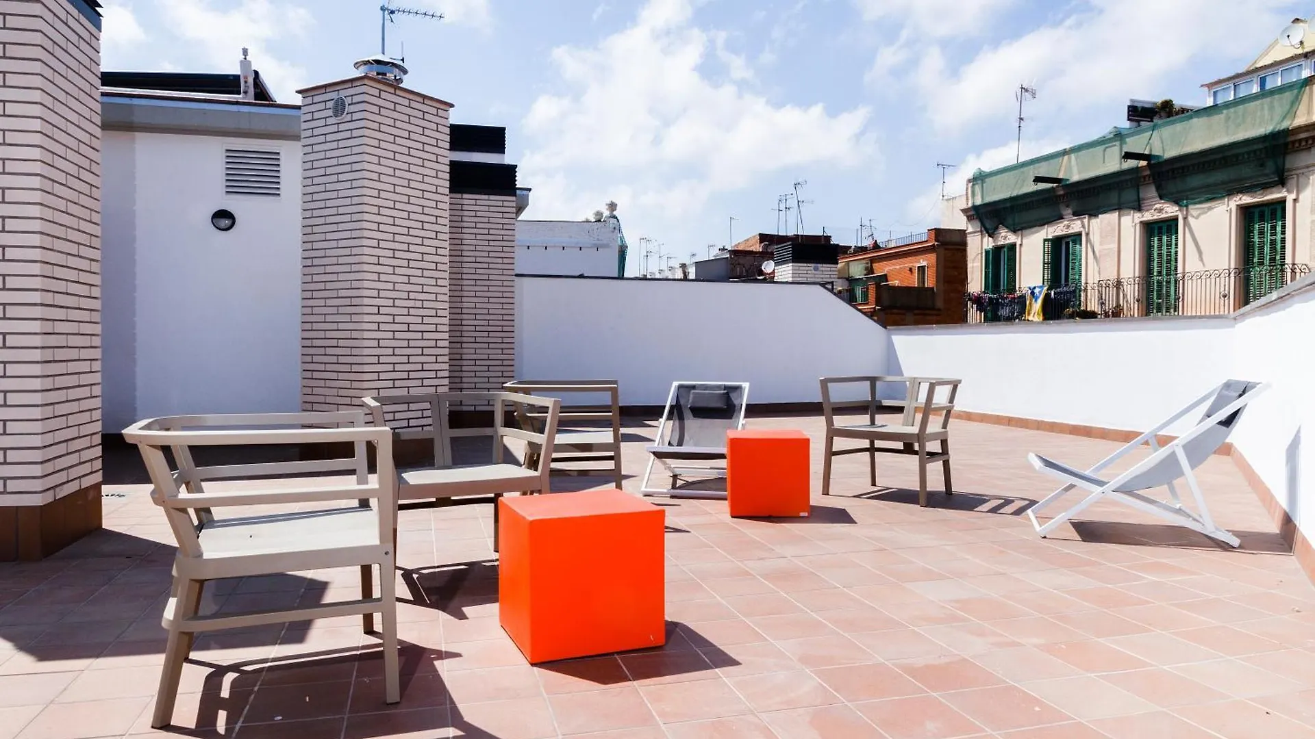 Feelathome Plaza Apartments Barcelona