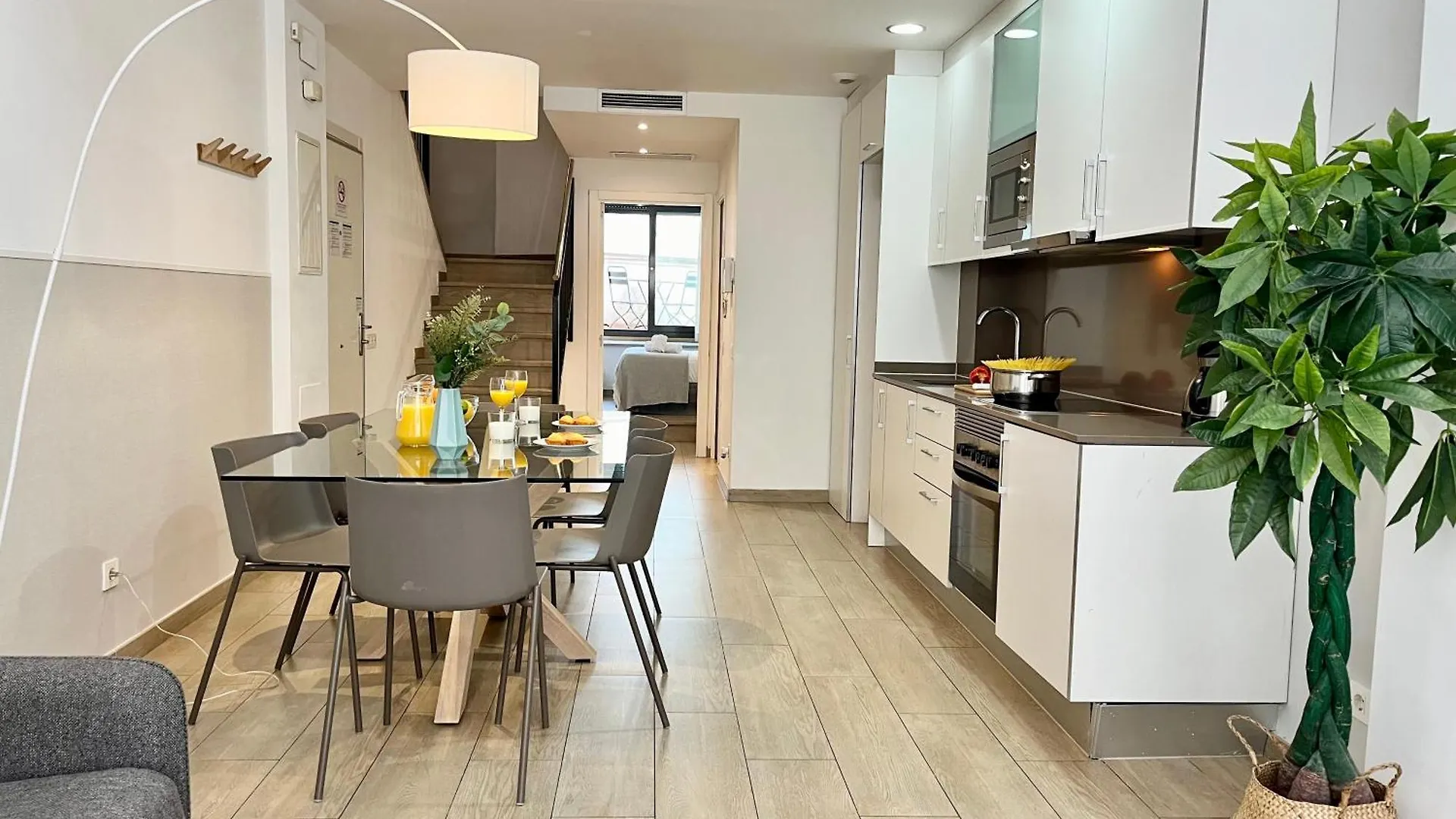 Feelathome Plaza Apartments Barcelona Spain