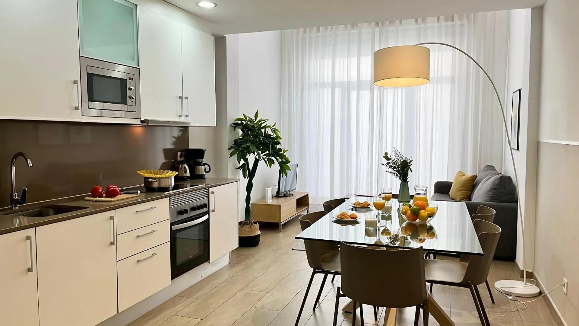 Feelathome Plaza Apartments Barcelona