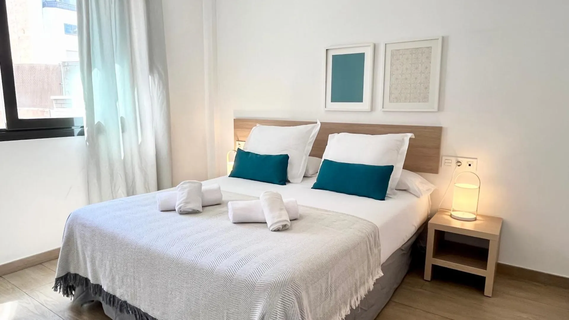 Feelathome Plaza Apartments Barcelona