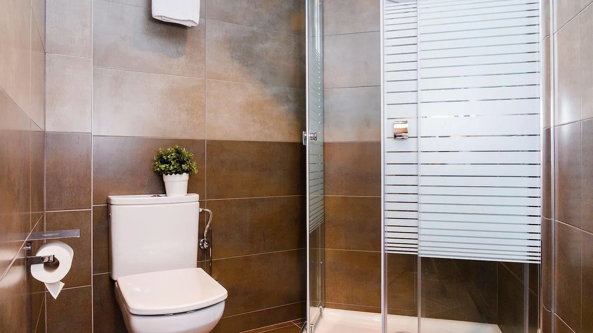 Feelathome Plaza Apartments Barcelona Spain
