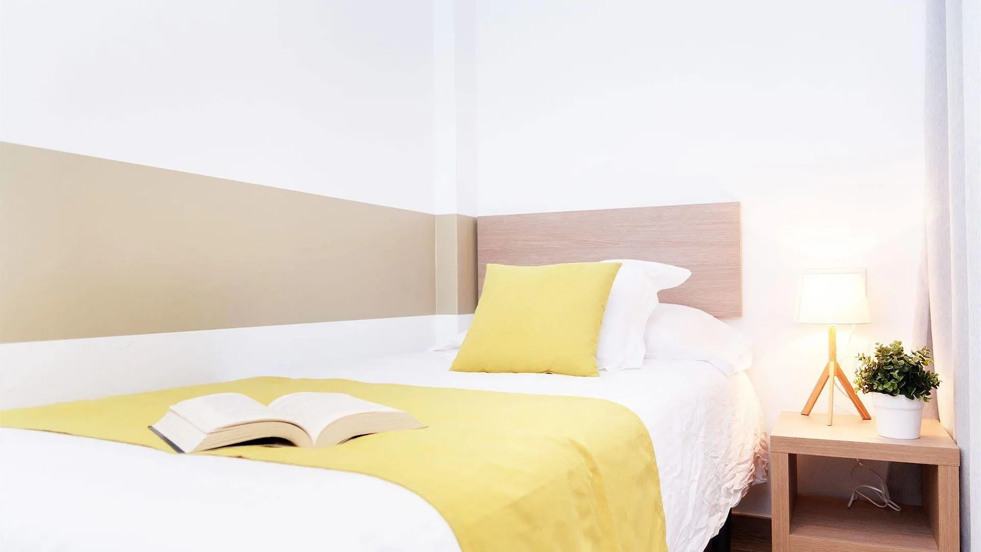 Feelathome Plaza Apartments Barcelona