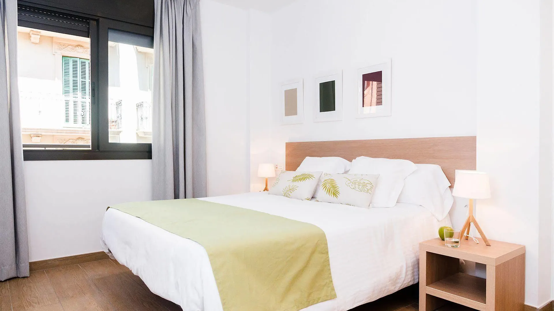 Feelathome Plaza Apartments Barcelona