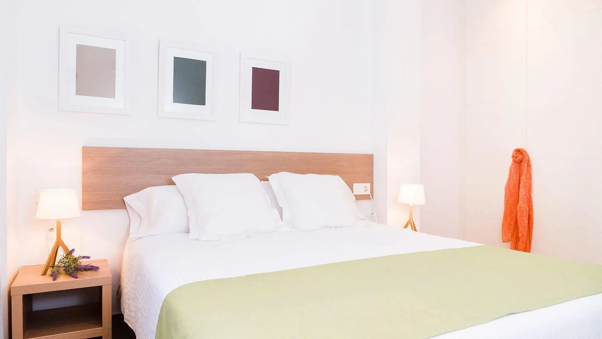 Feelathome Plaza Apartments Barcelona